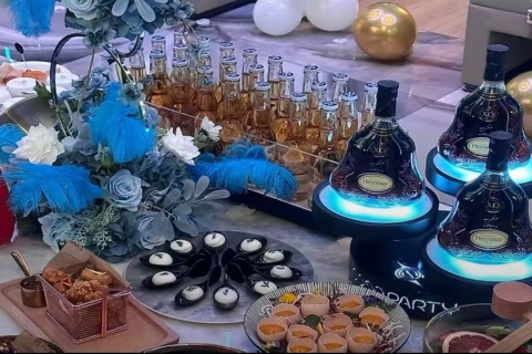 云浮KTV诚聘魅力达人 自由着装展现真我风采